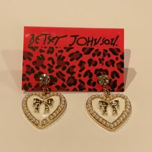 NWT BJ Heart Earrings